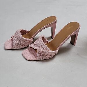 NIB Qupid pink raffia slides 9